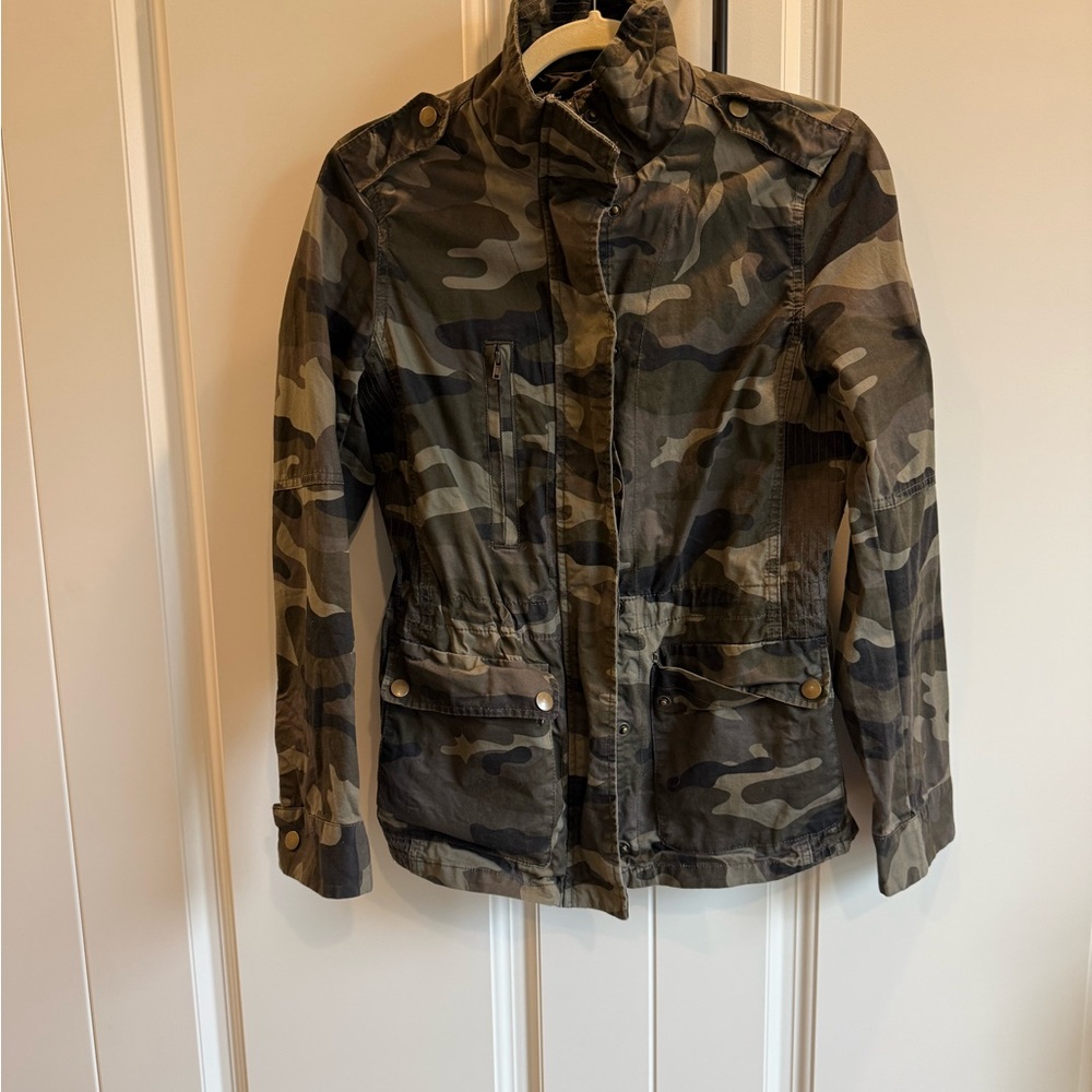 Women’s Camo Utility Jacket - Olive Green